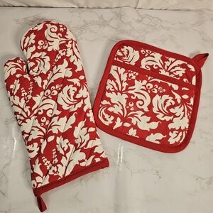 Your tablecloth Set of Oven Mitt and Pot Holder 100% Cotton Damask Red & White